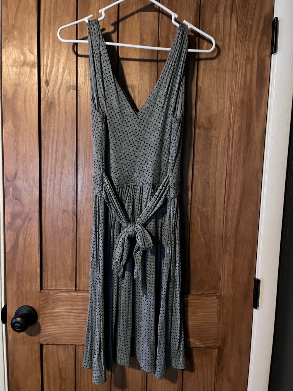 Sleeveless V-Neck Light Gray Tie-Waist Dress